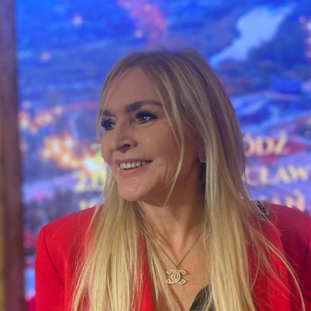 67-letnia gwiazda w „bieliźnianej” sukience. Tak ubrana przyszła na czerwony dywan